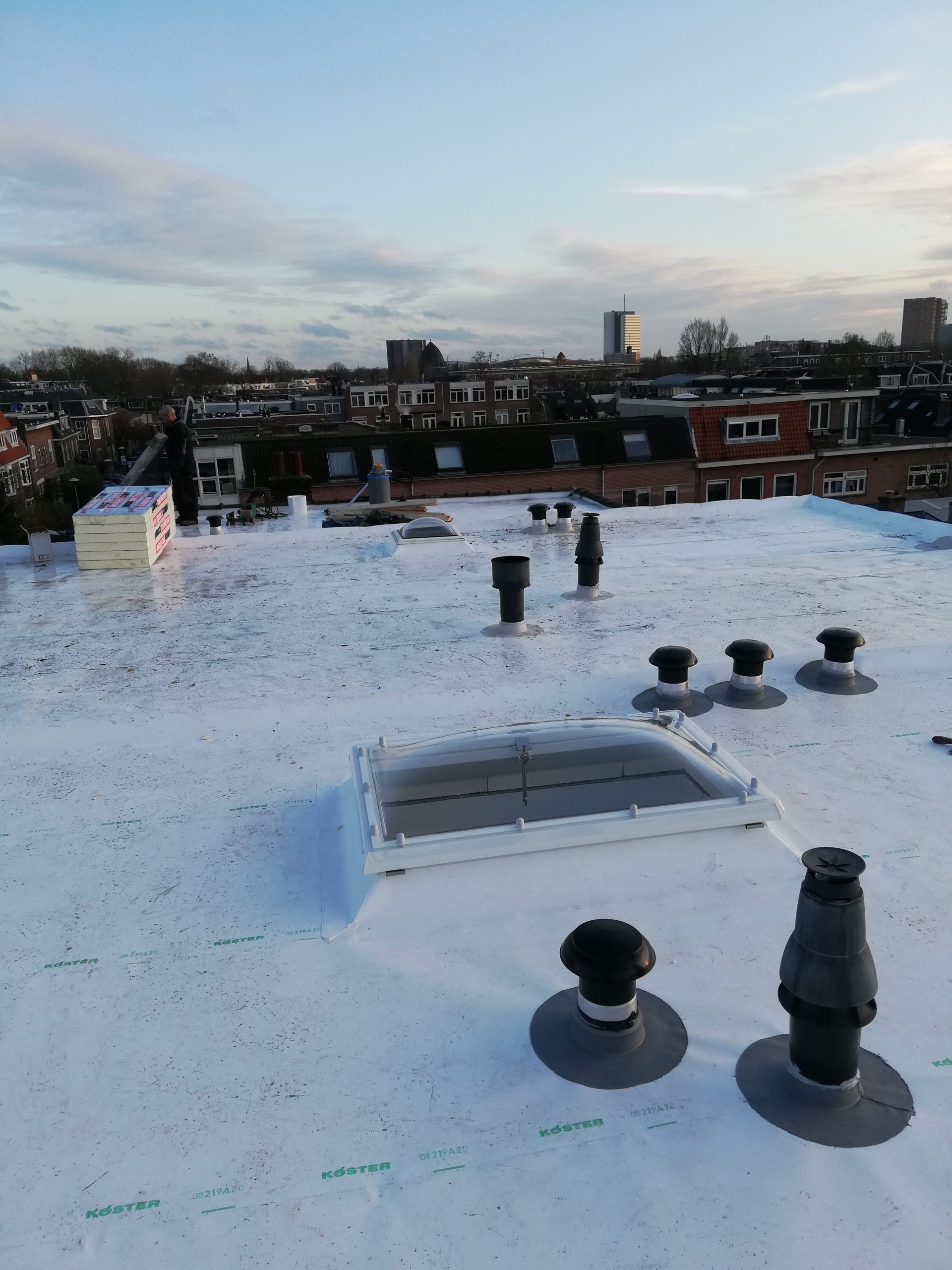 Afgewerkt wit Carlisle Sure-Weld TPO dak